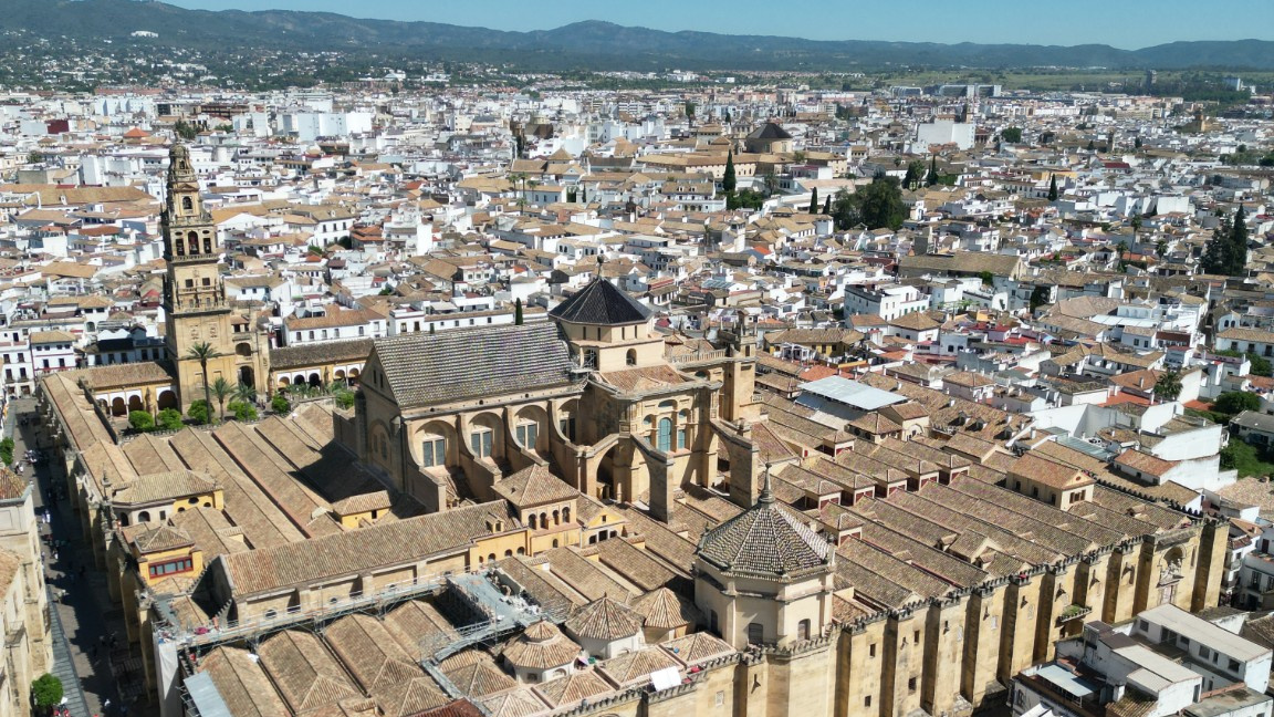 Vista aérea de la Mezquita-Catedral y la ciudad de Córdoba